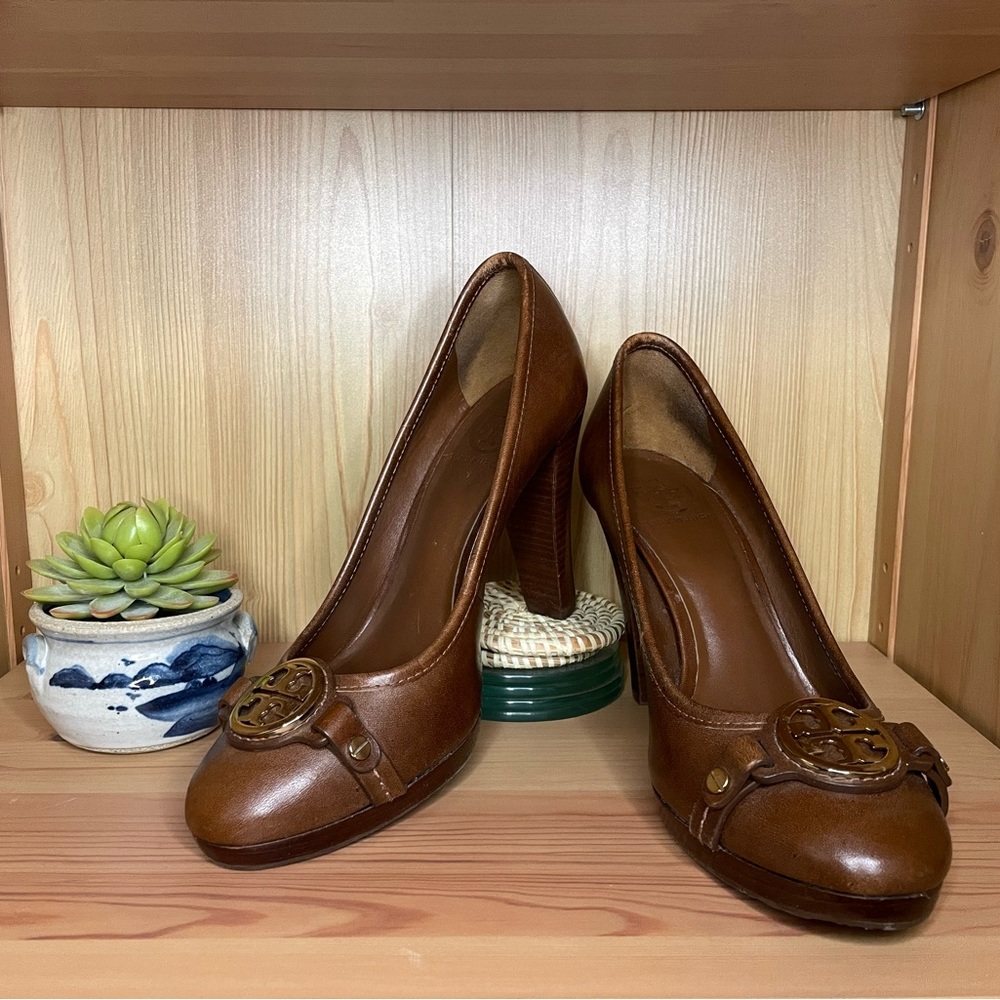 Tory Burch, great for the office or out and about, sturdy heel, comfortable wear